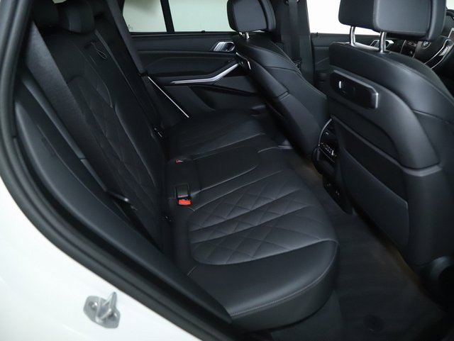 Used 2026 BMW X5 xDrive40i w/ Climate Comfort Package image 33