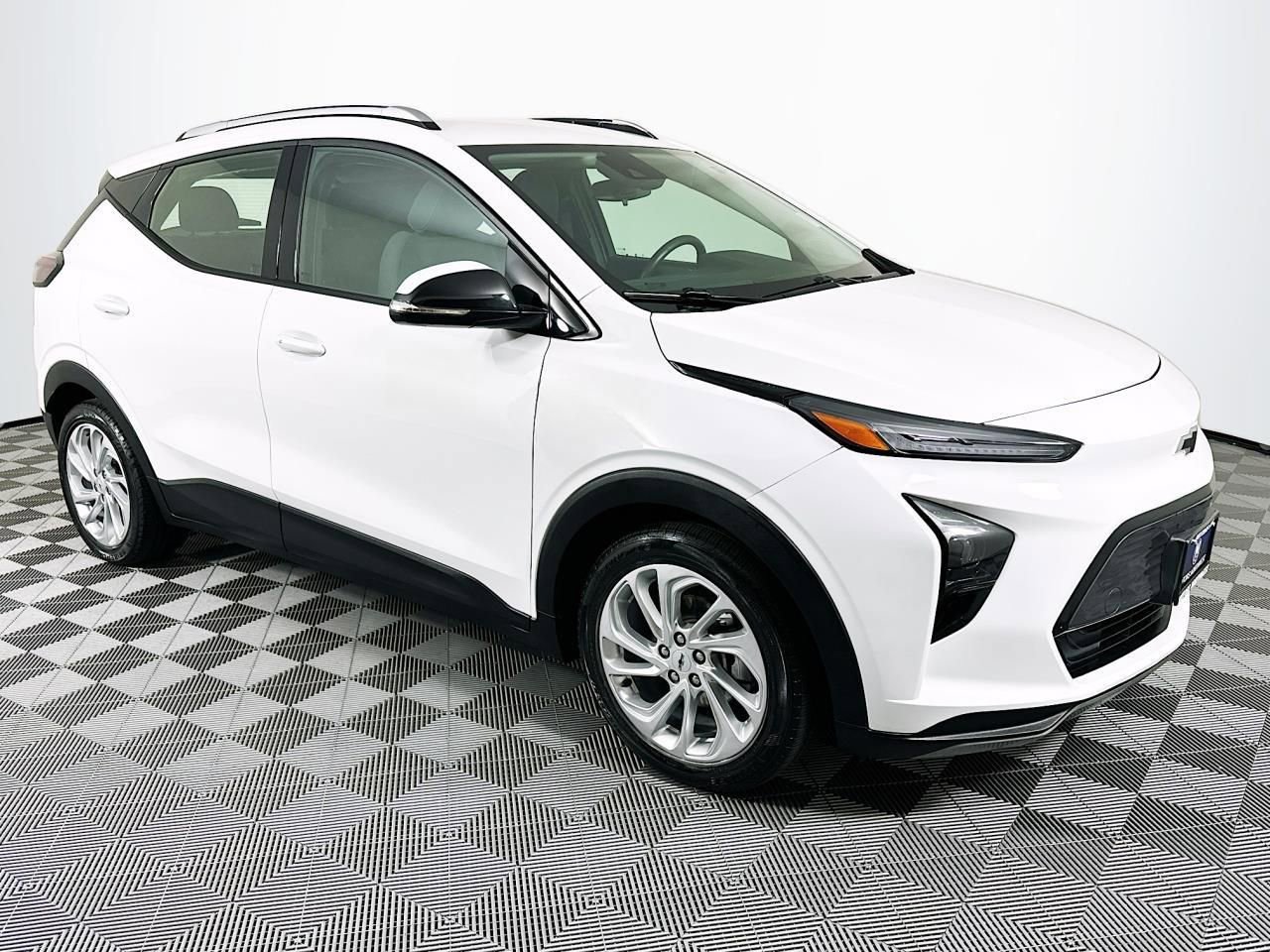 Used 2023 Chevrolet Bolt EUV LT FWD image 27