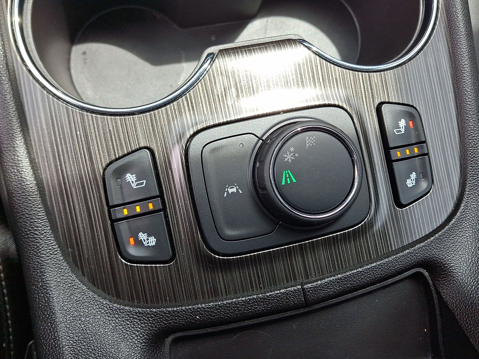 Used 2023 GMC Acadia SLT w/ LPO, Floor Liner Package FWD image 19