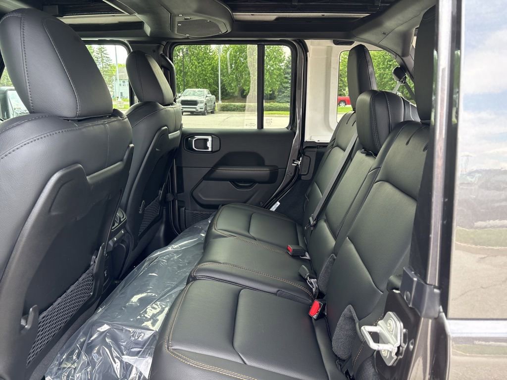New 2026 Jeep Wrangler Unlimited Sahara AWD/4WD image 9