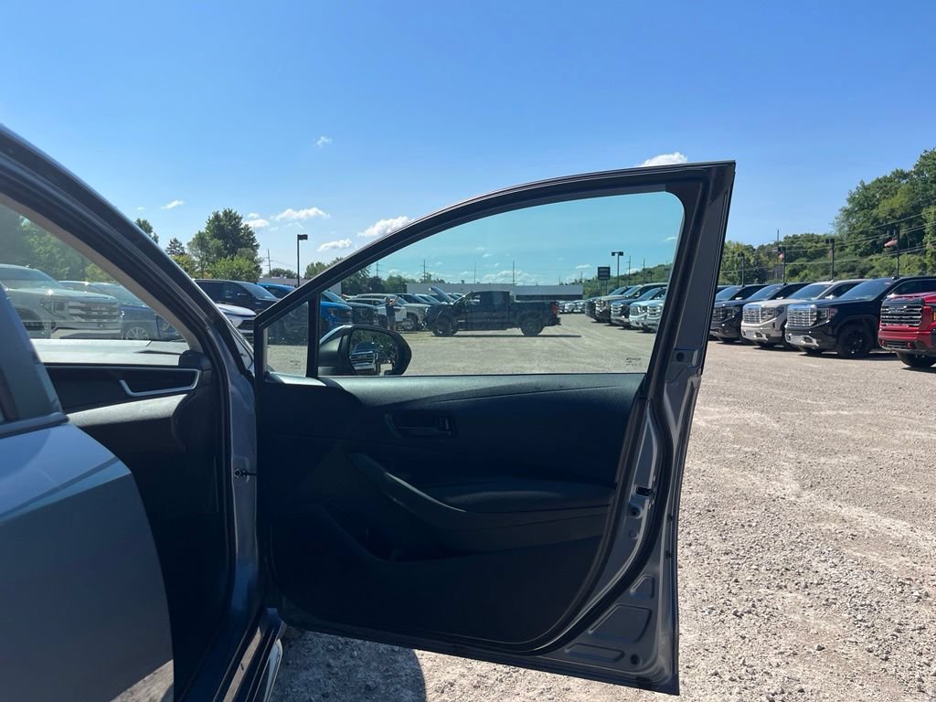Used 2024 Toyota Corolla LE FWD image 33