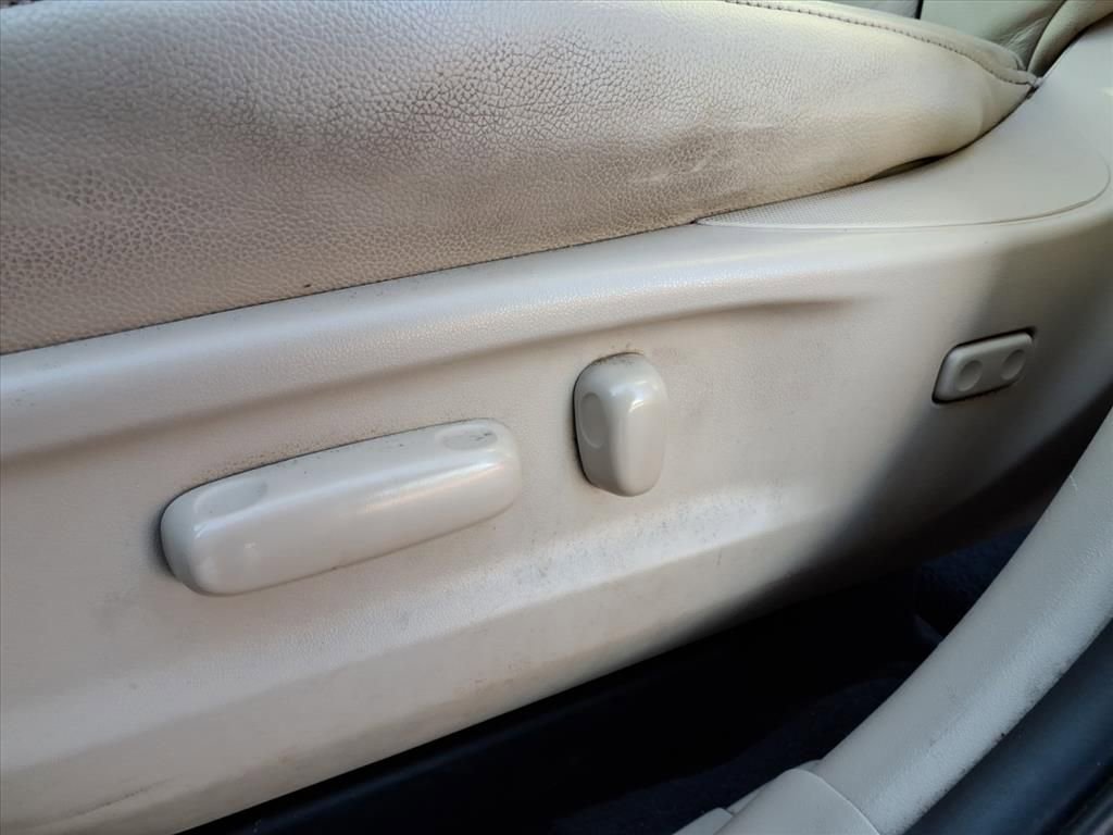 Used 2012 Toyota Venza AWD image 24