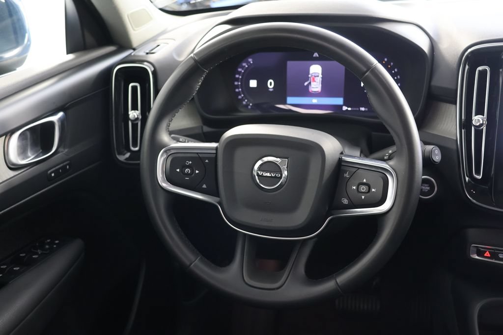Used 2024 Volvo XC40 B5 Plus AWD/4WD image 10