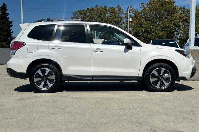 Used 2018 Subaru Forester 2.5i Limited AWD/4WD image 2