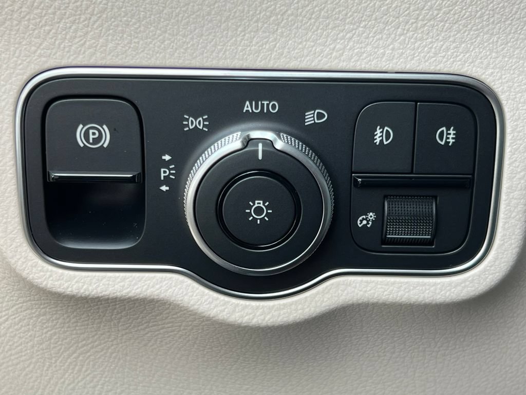 New 2026 Mercedes-Benz GLA 250 4MATIC image 19