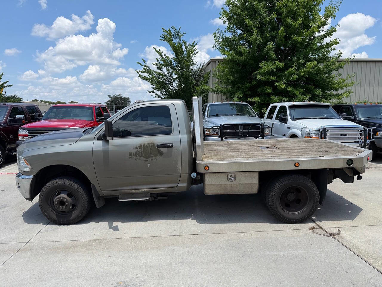 Used 2017 RAM 3500 Tradesman w/ Chrome Appearance Group AWD/4WD image 9