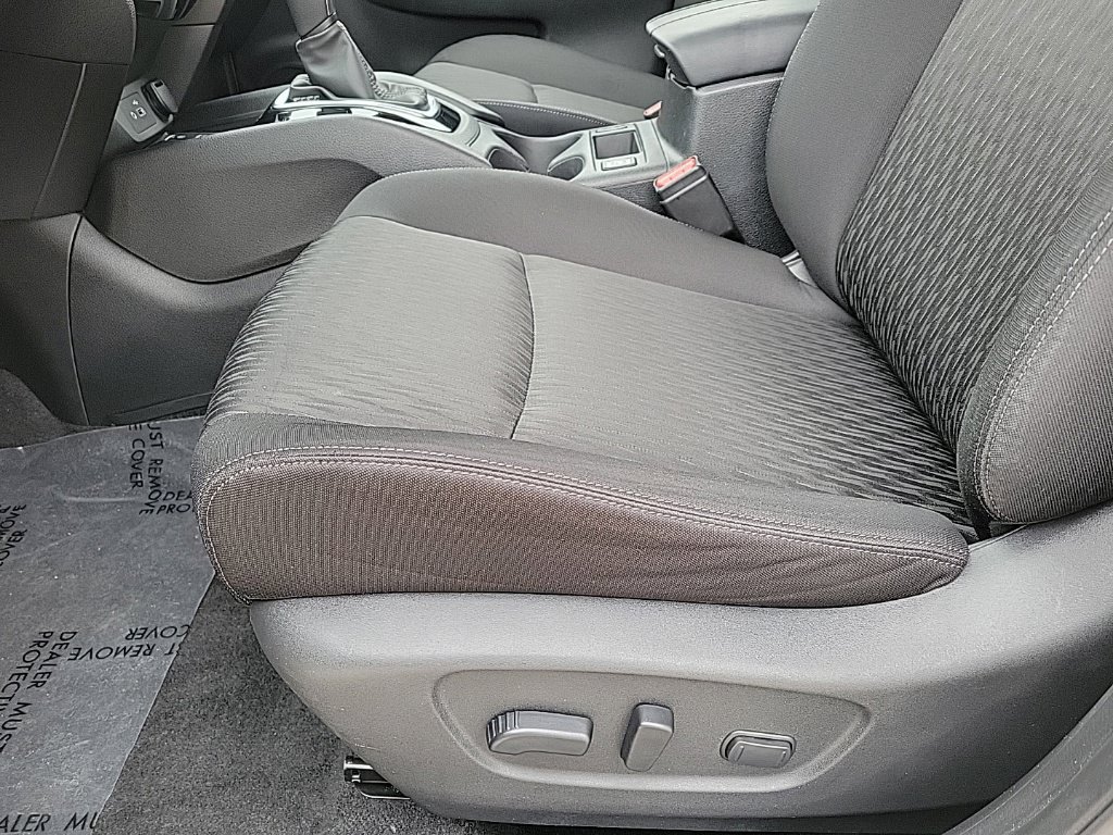Used 2019 Nissan Rogue SV w/ Sun & Sound Touring Package AWD/4WD image 13