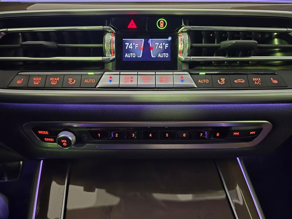 Used 2021 BMW X5 xDrive40i w/ M Sport Package image 16