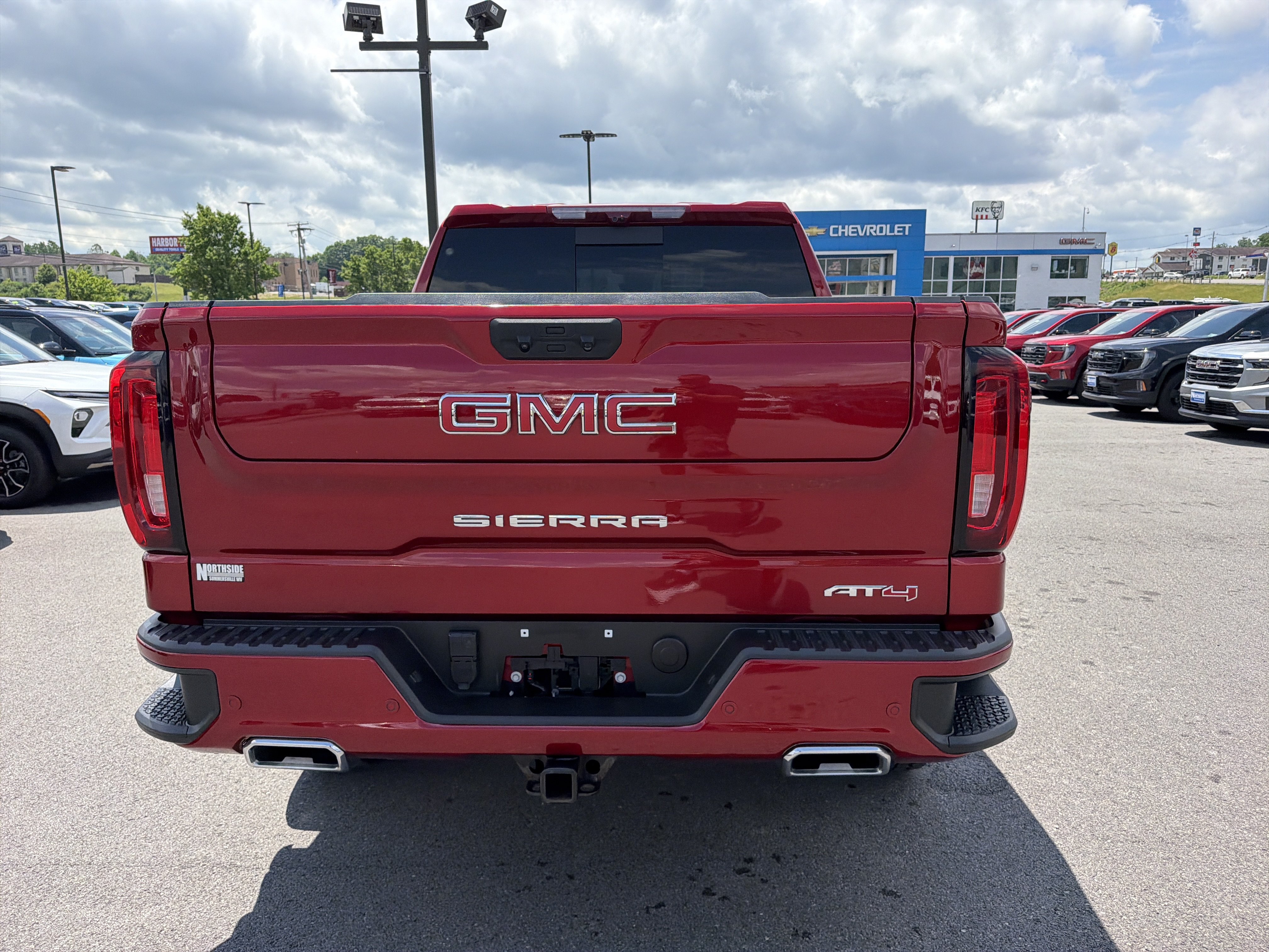 Used 2024 GMC Sierra 1500 AT4 w/ Technology Package AWD/4WD image 7