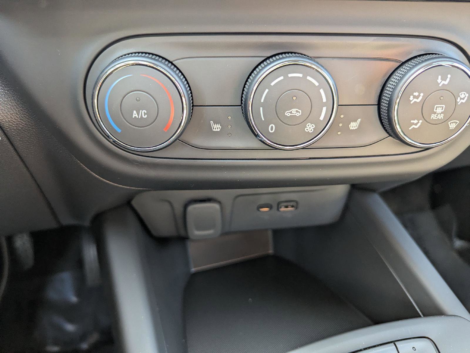 New 2026 Chevrolet Trax RS w/ Sunroof Package image 23