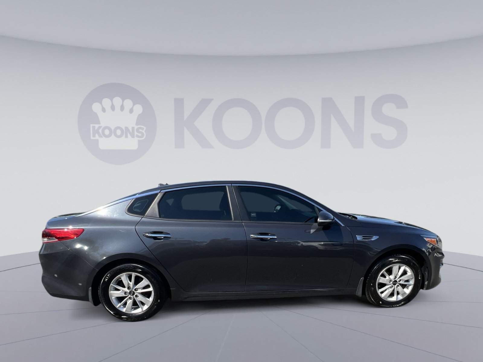 Used 2018 Kia Optima LX FWD image 12