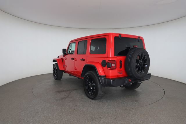 Used 2025 Jeep Wrangler Unlimited Sahara w/ Safety Group AWD/4WD image 15
