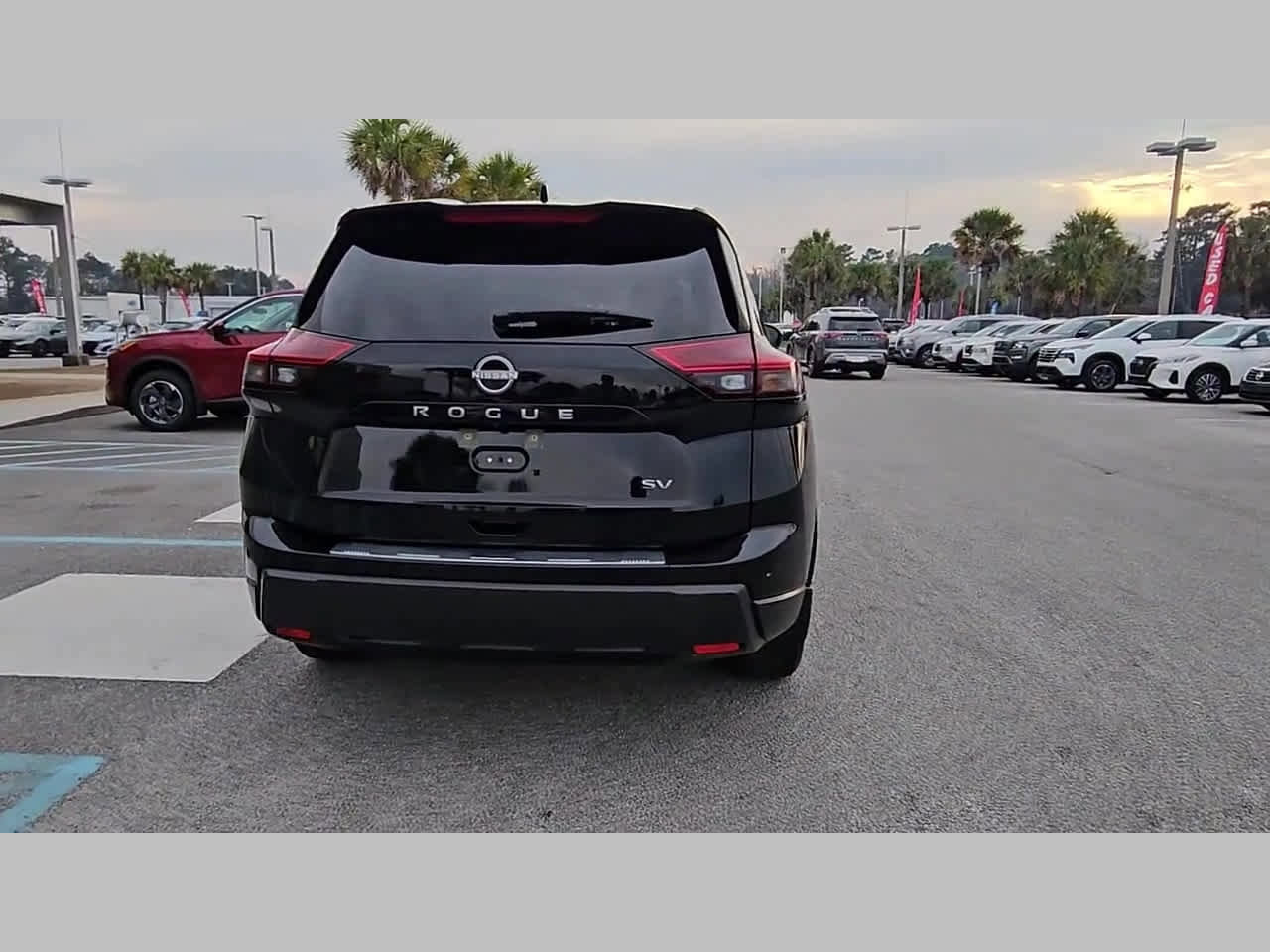 Used 2024 Nissan Rogue SV w/ SV Premium Package image 31