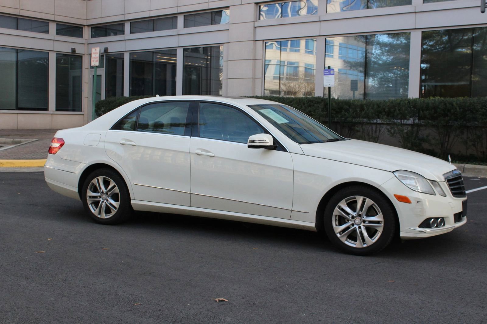 Used 2011 Mercedes-Benz E 350 4MATIC Sedan image 2