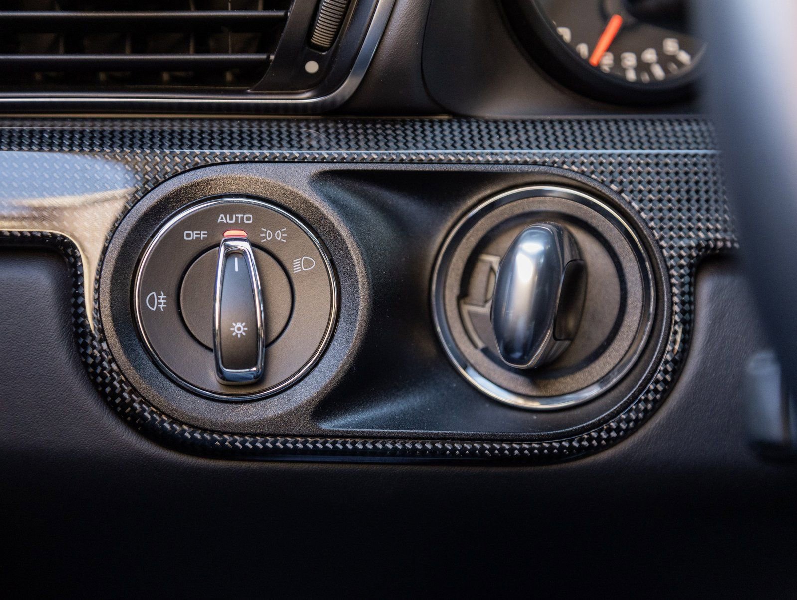 Certified 2019 Porsche 911 Turbo image 17