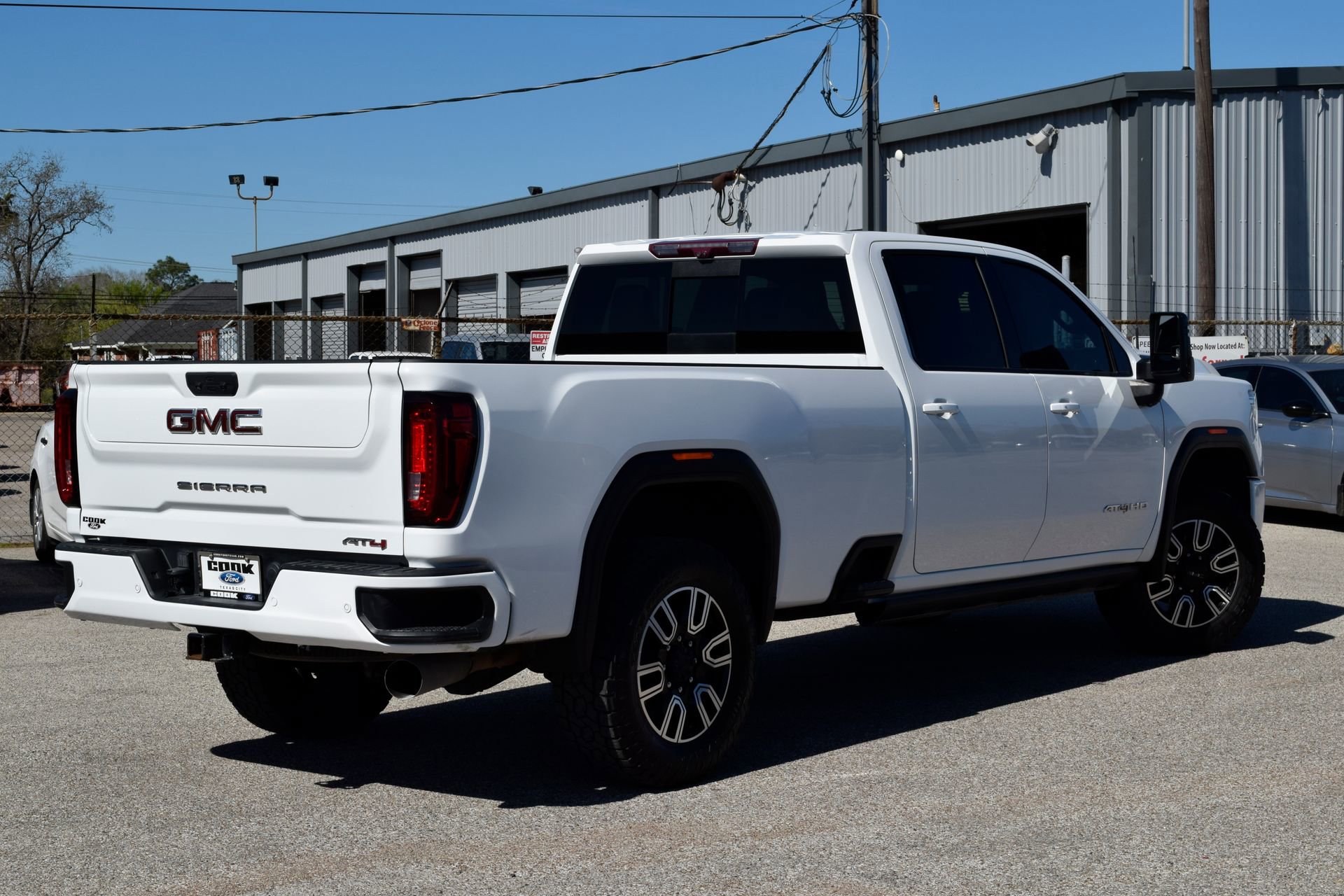 Used 2023 GMC Sierra 2500 AT4 w/ AT4 Premium Plus Package image 6