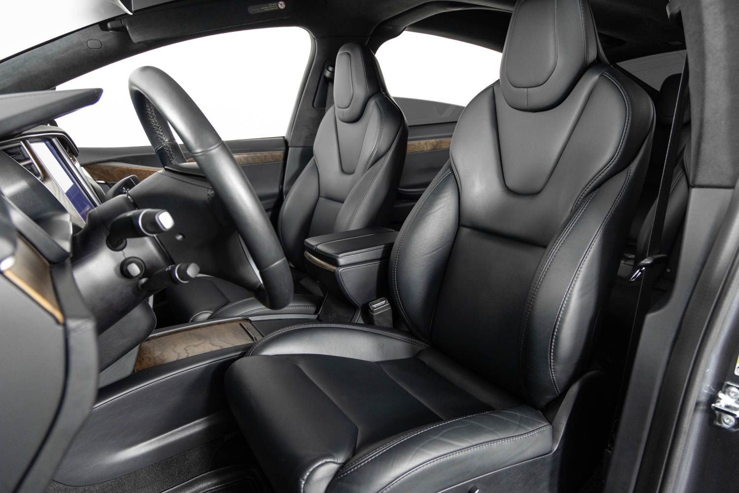 Used 2019 Tesla Model X 75D image 16