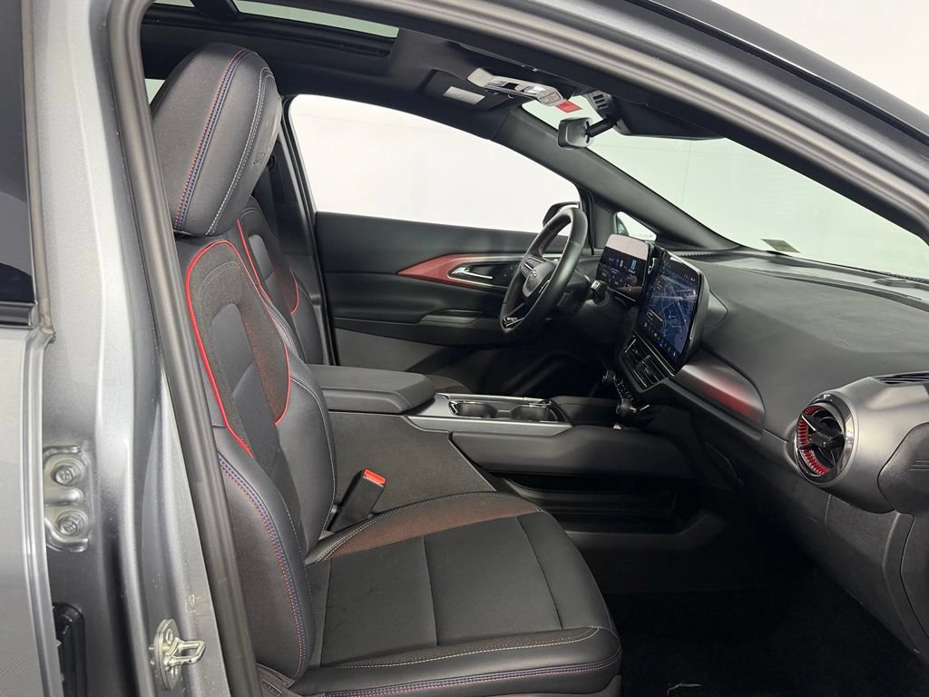 Used 2025 Chevrolet Equinox EV RS FWD image 31