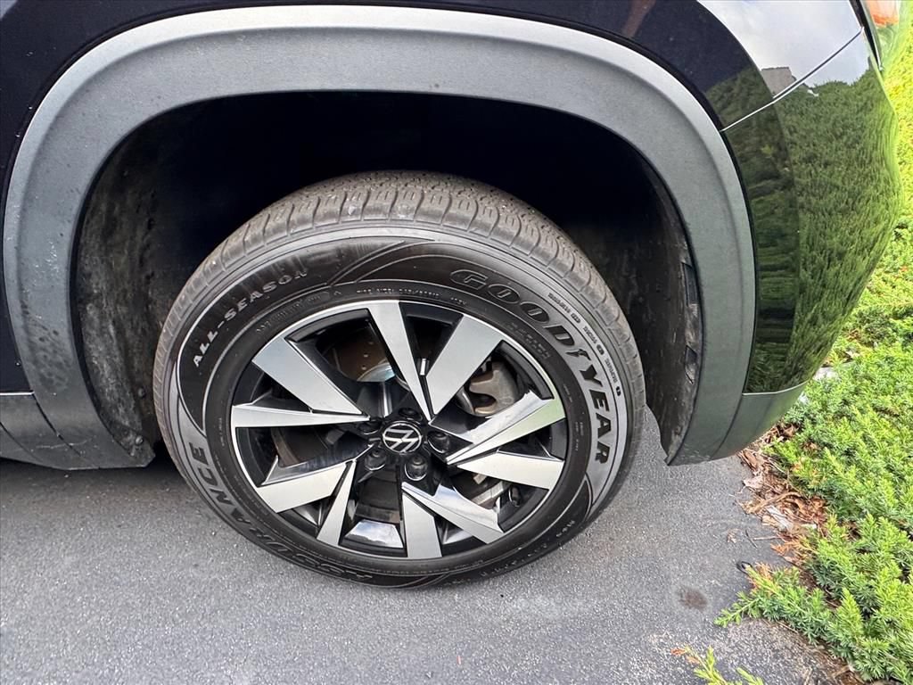 Used 2022 Volkswagen Atlas Cross Sport SE FWD image 2