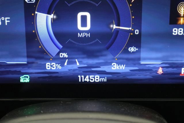 Used 2025 Chevrolet Equinox EV RS FWD image 40