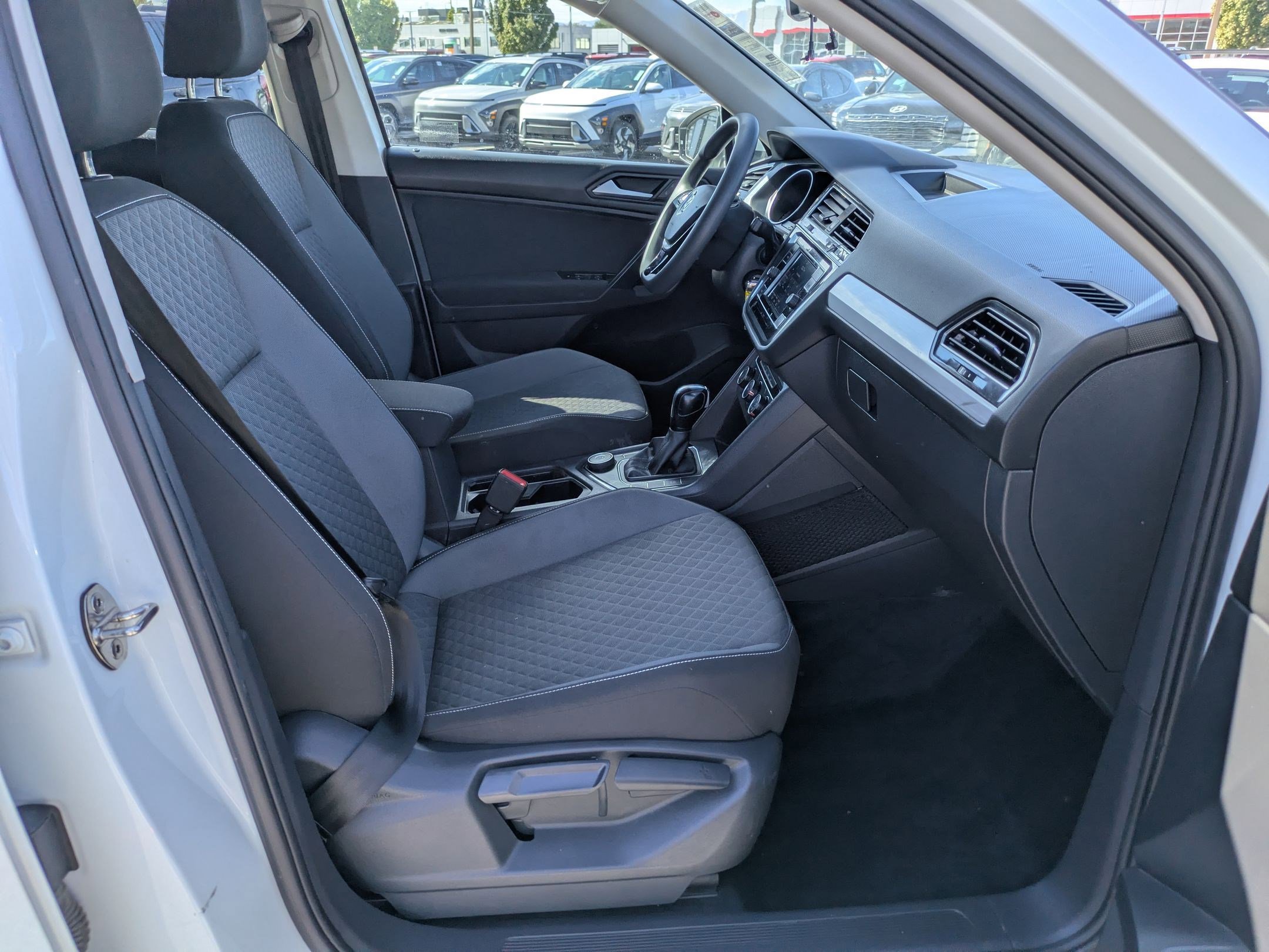 Used 2021 Volkswagen Tiguan S image 33