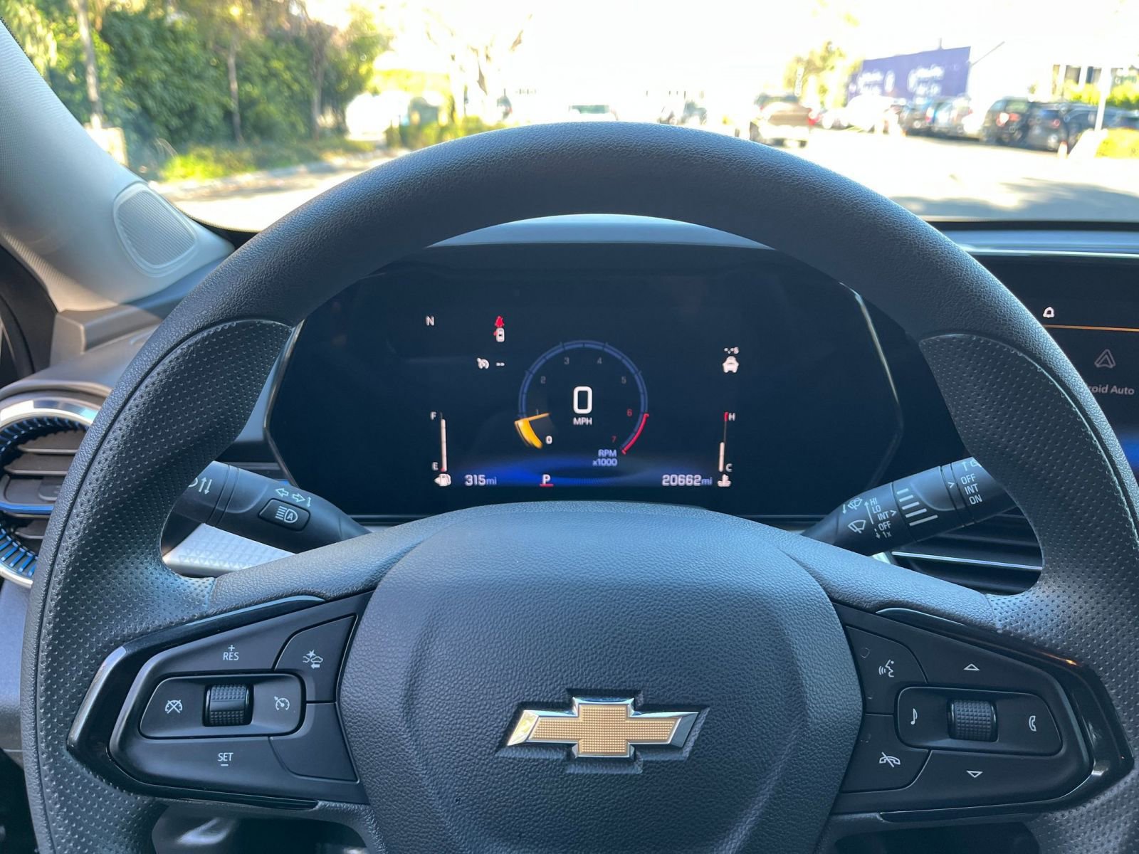 Used 2025 Chevrolet Trax LT image 25