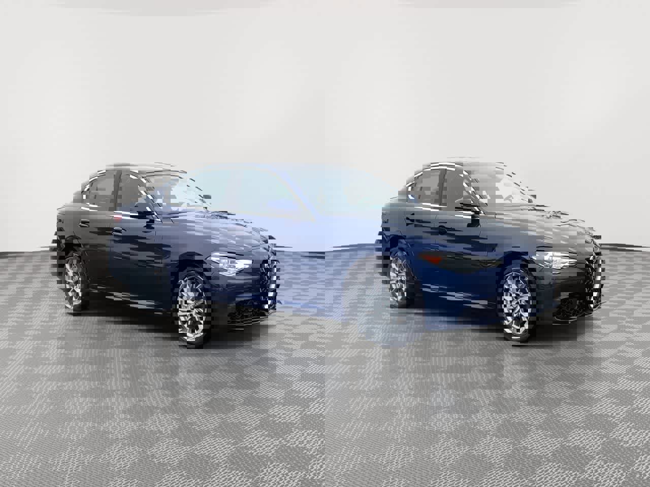 Used 2019 Alfa Romeo Giulia AWD image 2