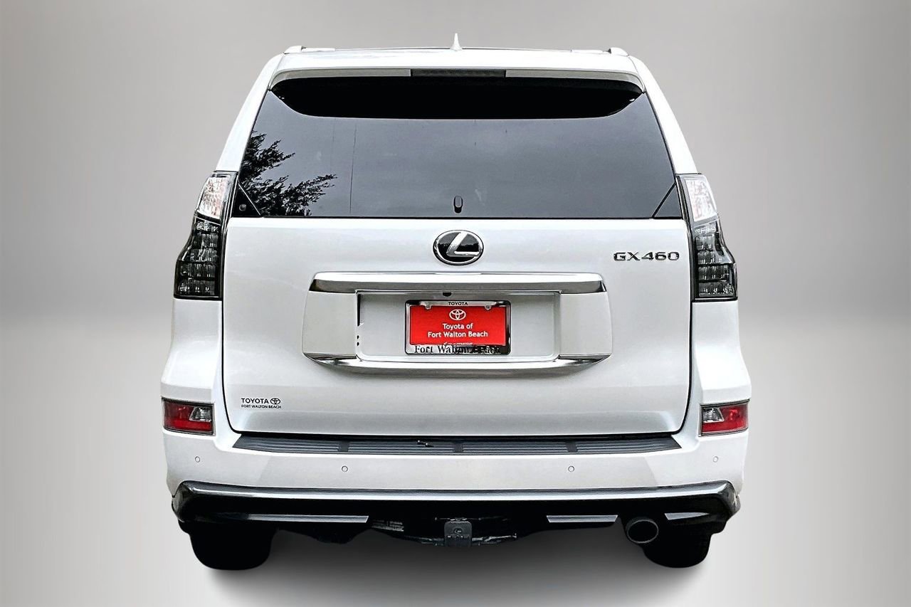 Used 2023 Lexus GX 460 Luxury w/ Sport Design Package image 6