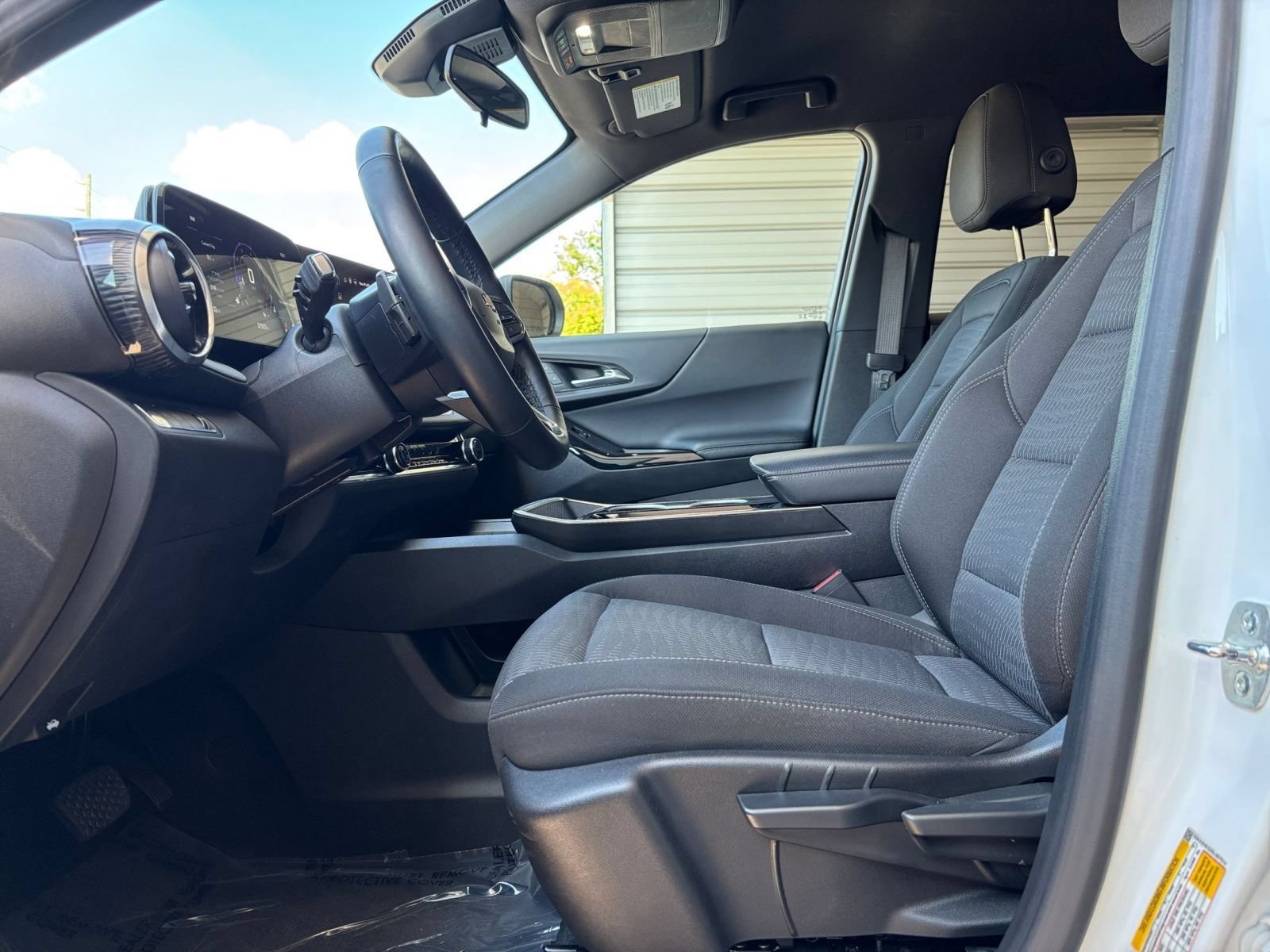 Used 2025 Chevrolet Equinox LT FWD image 26