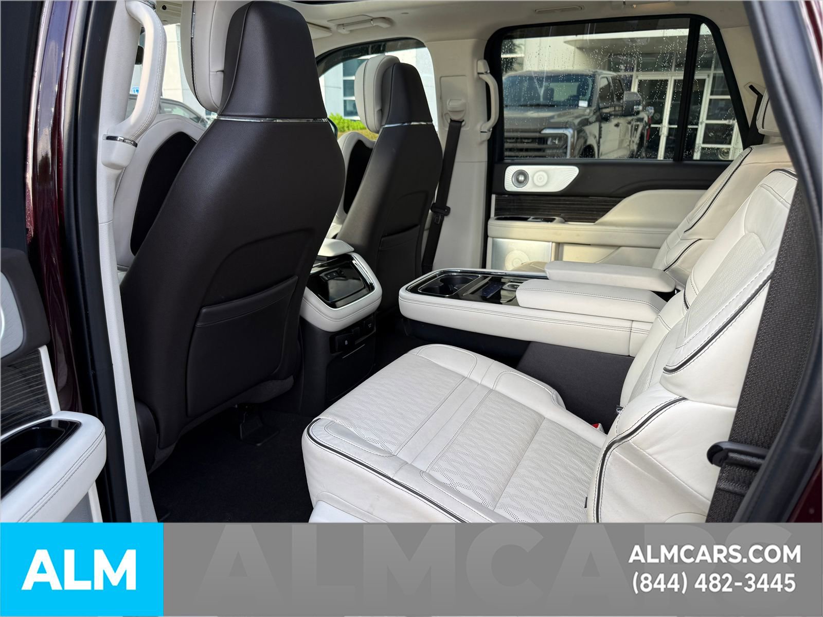 Used 2024 Lincoln Navigator L Black Label AWD/4WD image 10