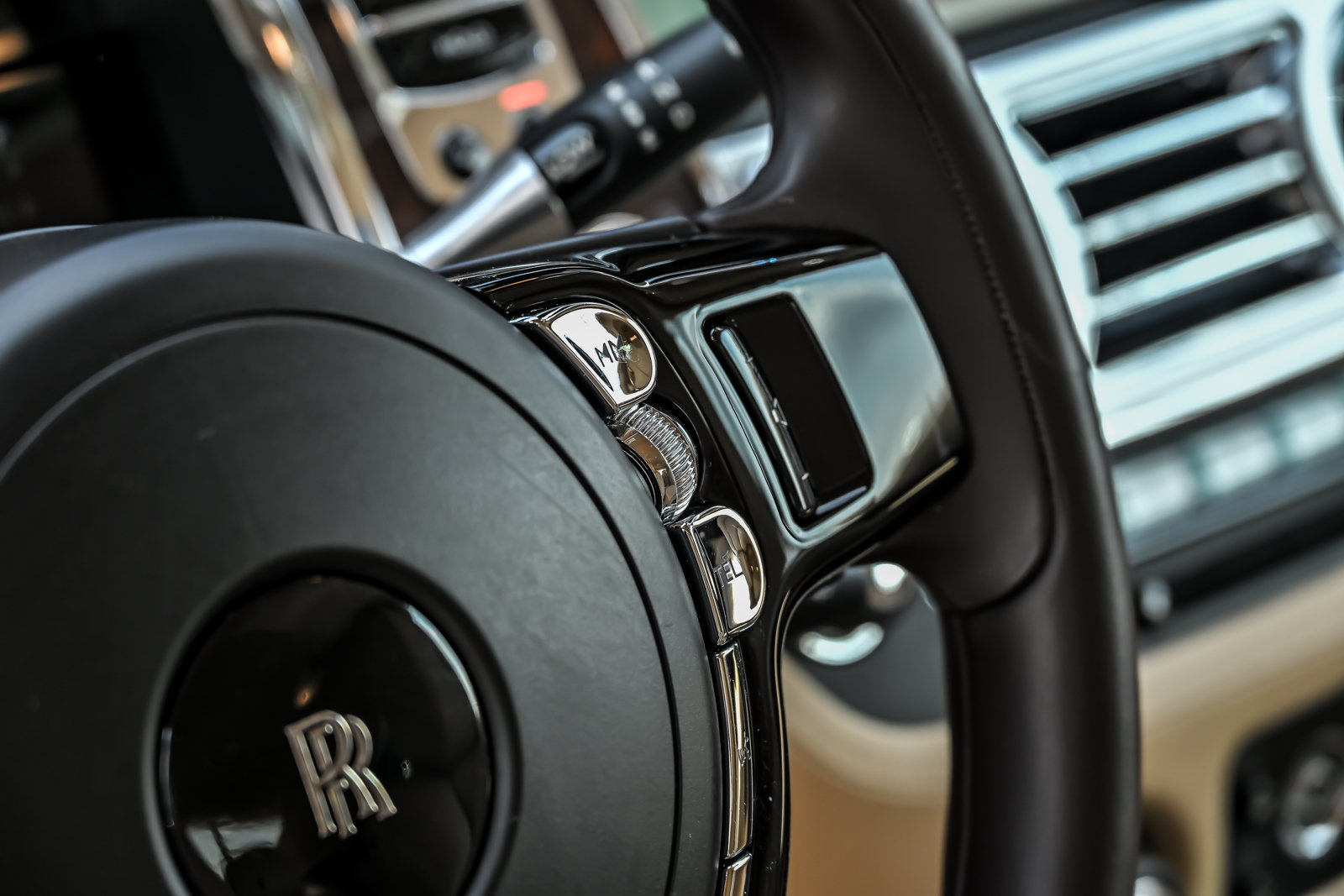 Used 2016 Rolls-Royce Wraith RWD image 28