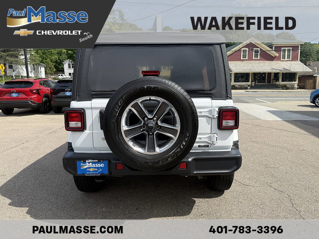 Used 2019 Jeep Wrangler Unlimited Sahara AWD/4WD image 6