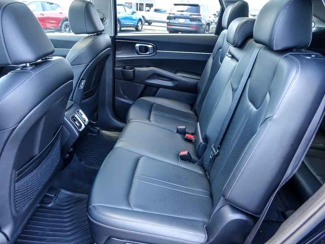 Used 2023 Kia Sorento S w/ Panoramic Sunroof Package FWD image 13