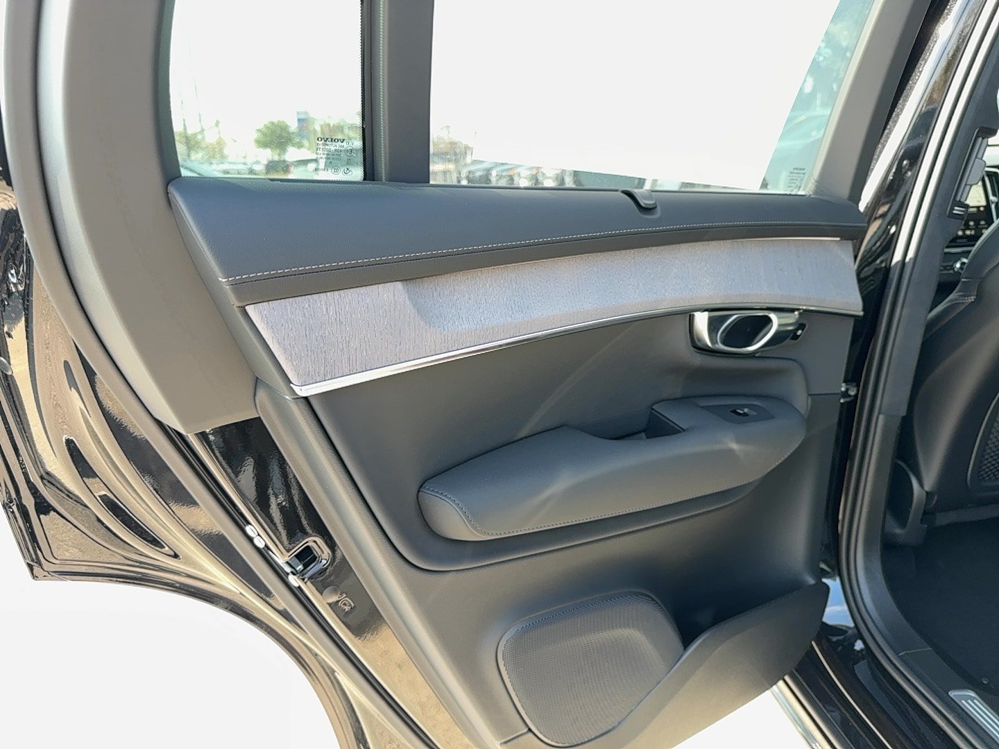 New 2026 Volvo XC90 B6 Ultra w/ Lounge Package AWD/4WD image 13