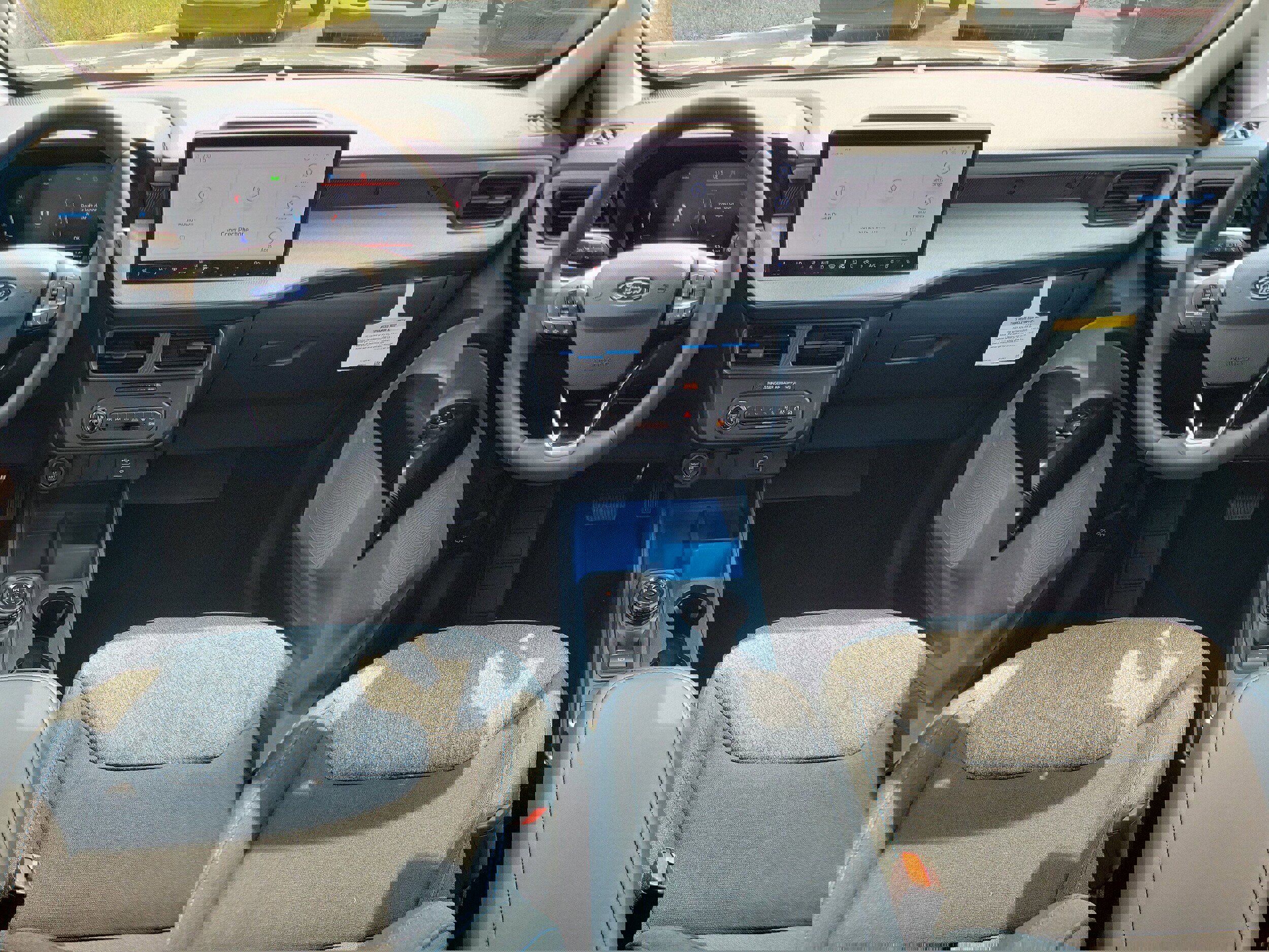 New 2025 Ford Maverick XLT w/ XLT Luxury Package image 13