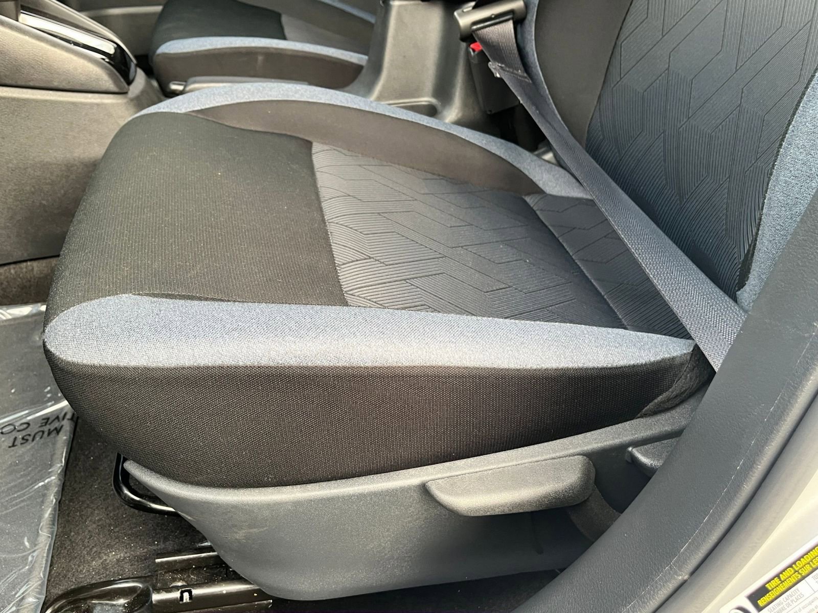 Used 2025 Nissan Versa SV FWD image 22