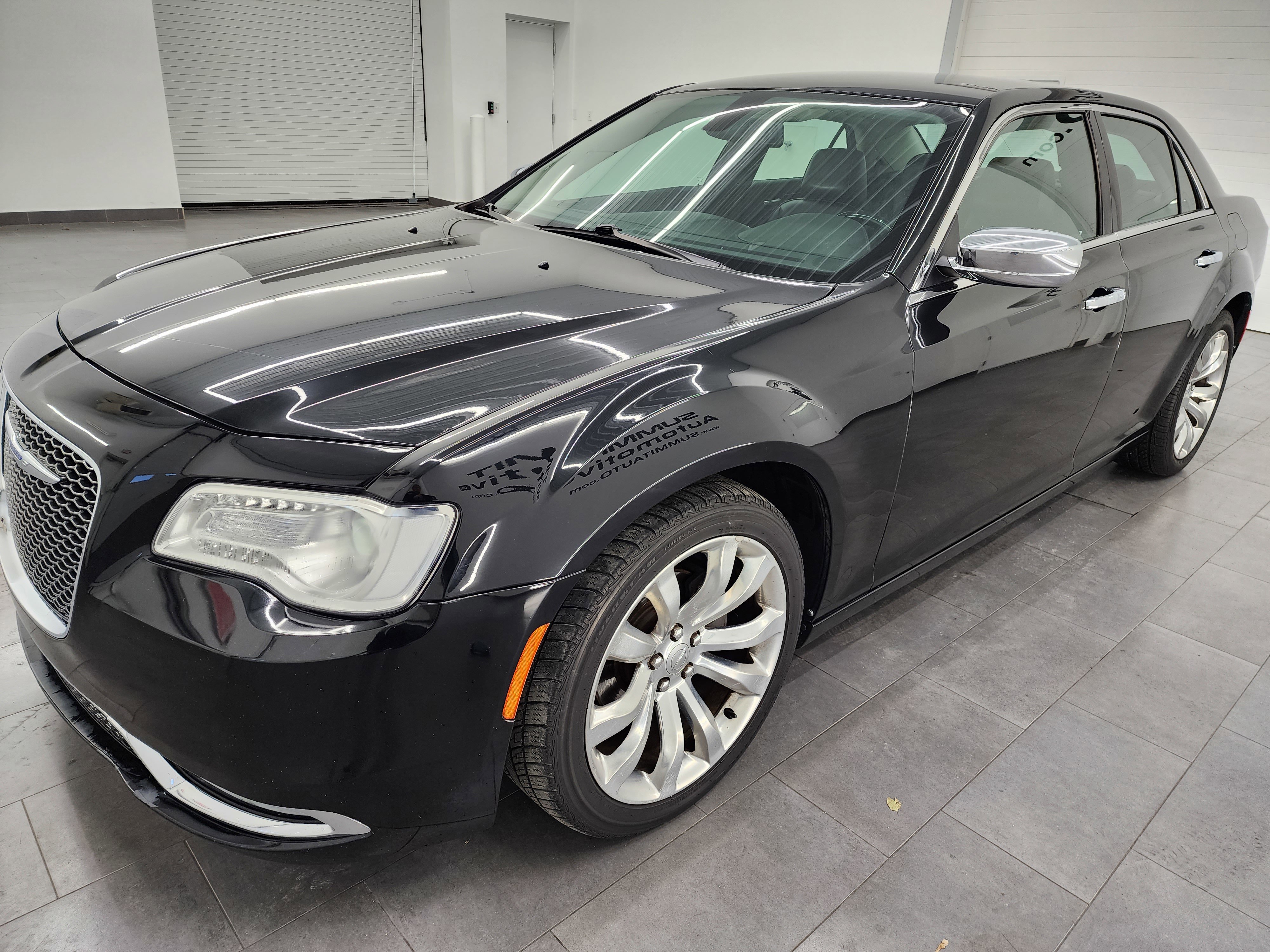 Used 2019 Chrysler 300 Limited image 7