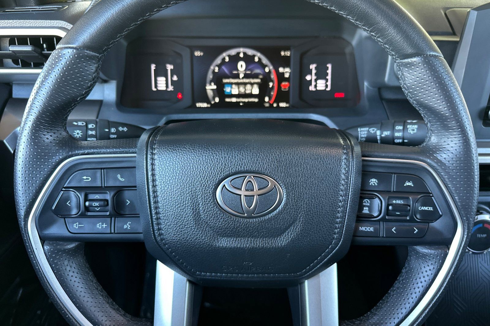 Certified 2025 Toyota 4Runner SR5 image 28
