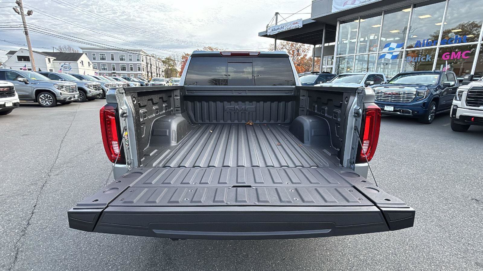 New 2026 GMC Sierra 1500 SLT w/ SLT Premium Plus Package image 32