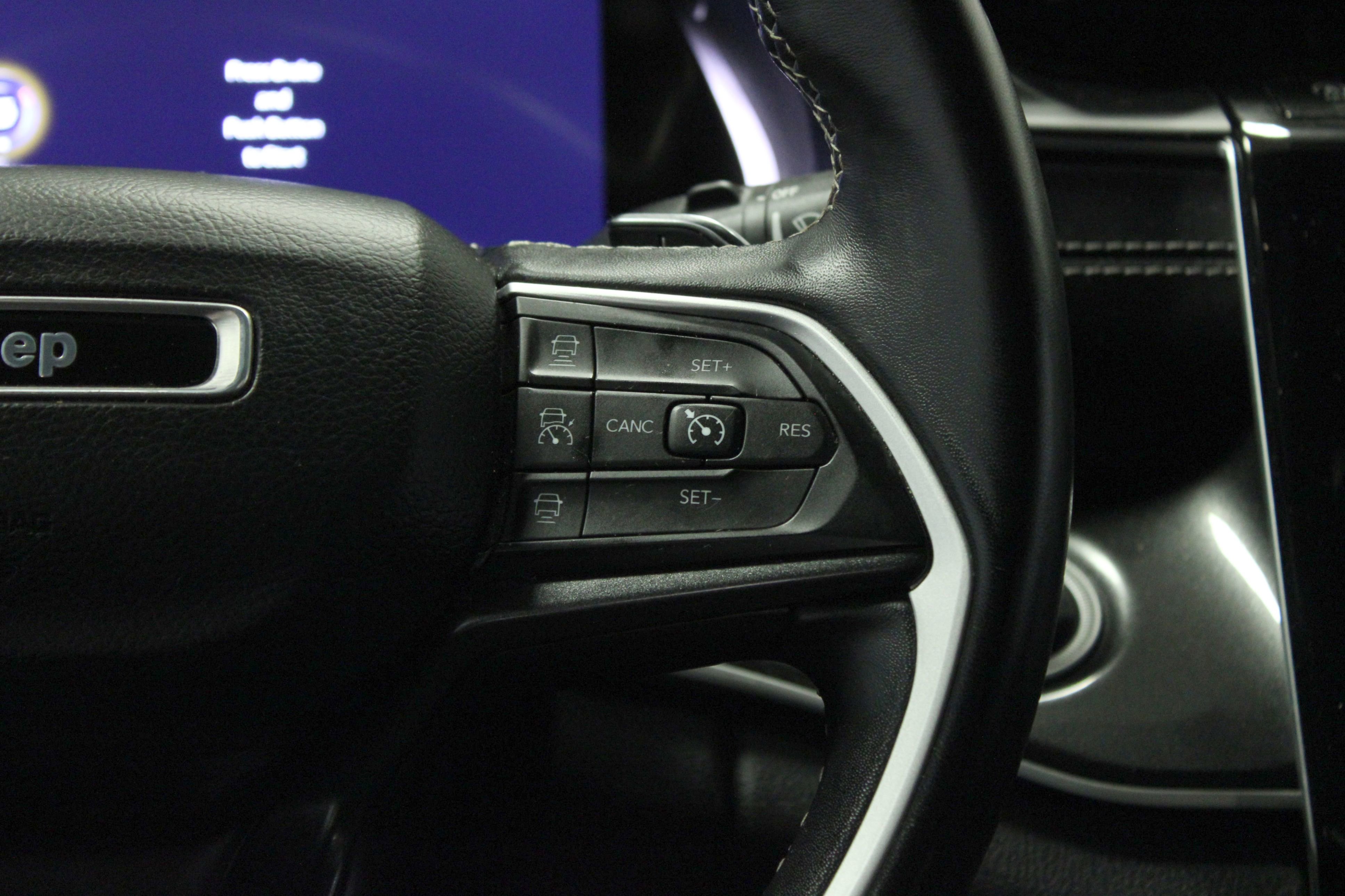 Used 2022 Jeep Grand Cherokee L Laredo image 25