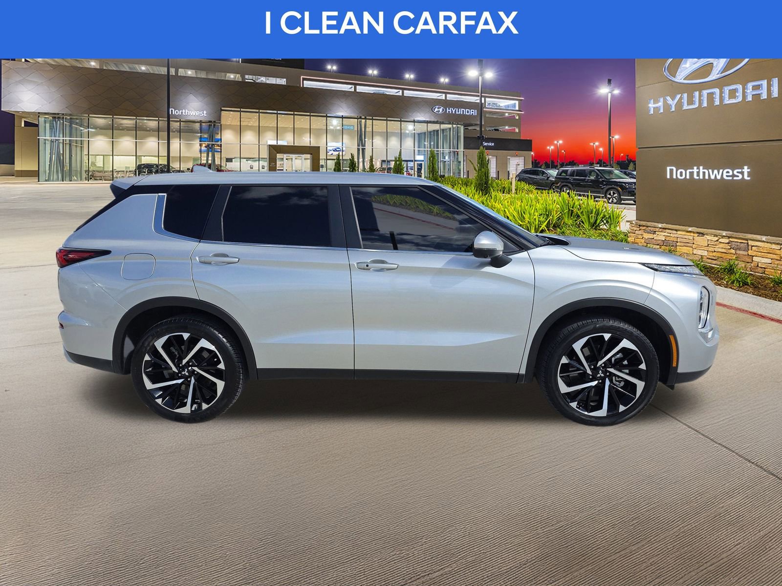 Used 2024 Mitsubishi Outlander SE image 6