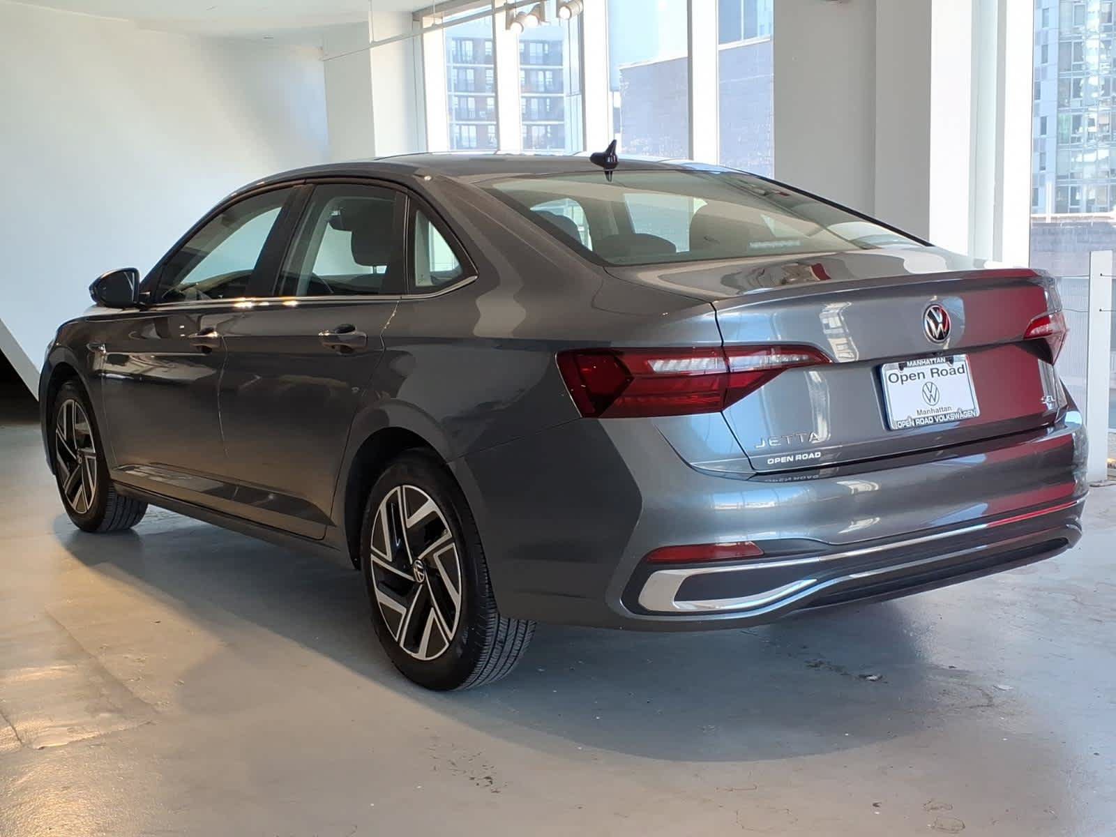 Used 2023 Volkswagen Jetta SEL FWD image 6