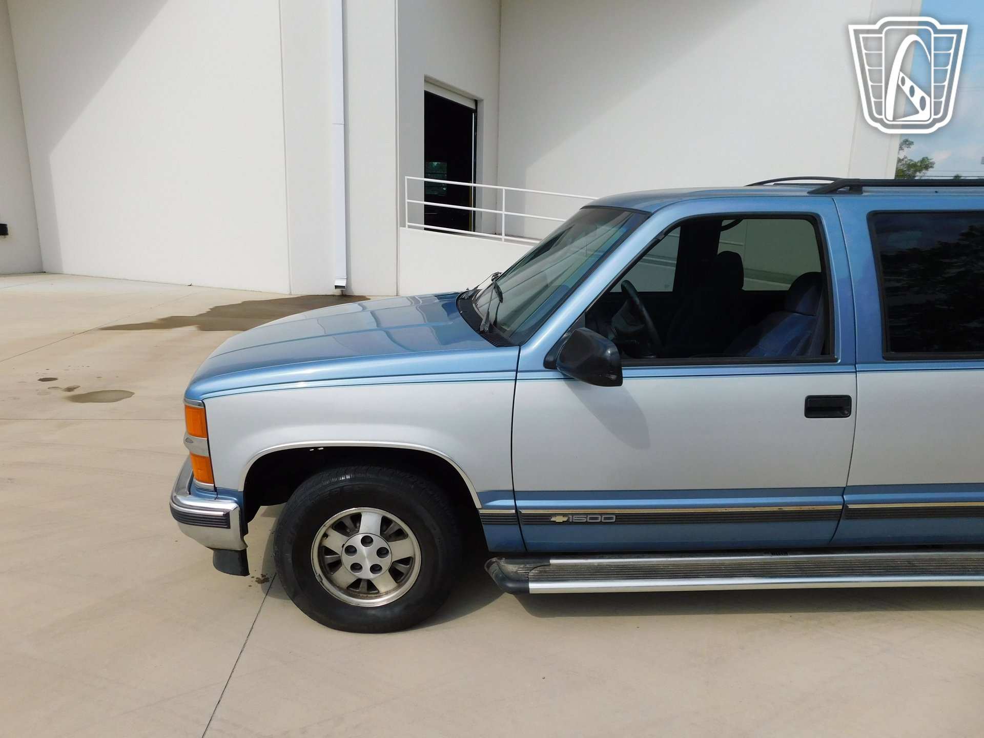 Used 1995 Chevrolet Suburban image 11