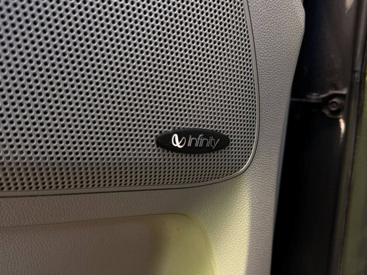 Used 2018 Kia Sedona SX FWD image 14