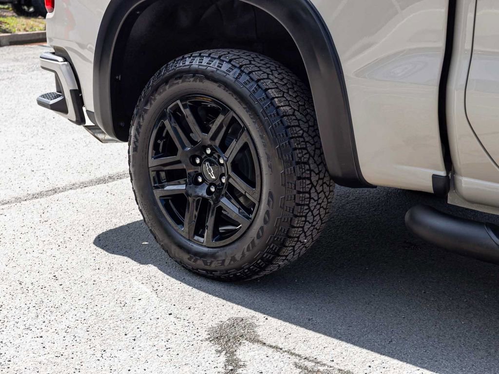 Used 2026 Chevrolet Silverado 1500 Custom w/ Turbomax Blackout Package image 10