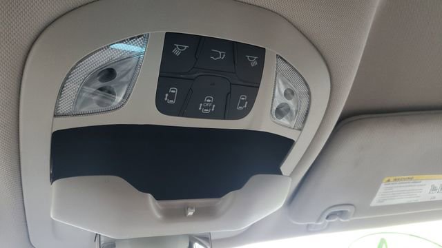 Certified 2024 Chrysler Pacifica Touring-L image 20