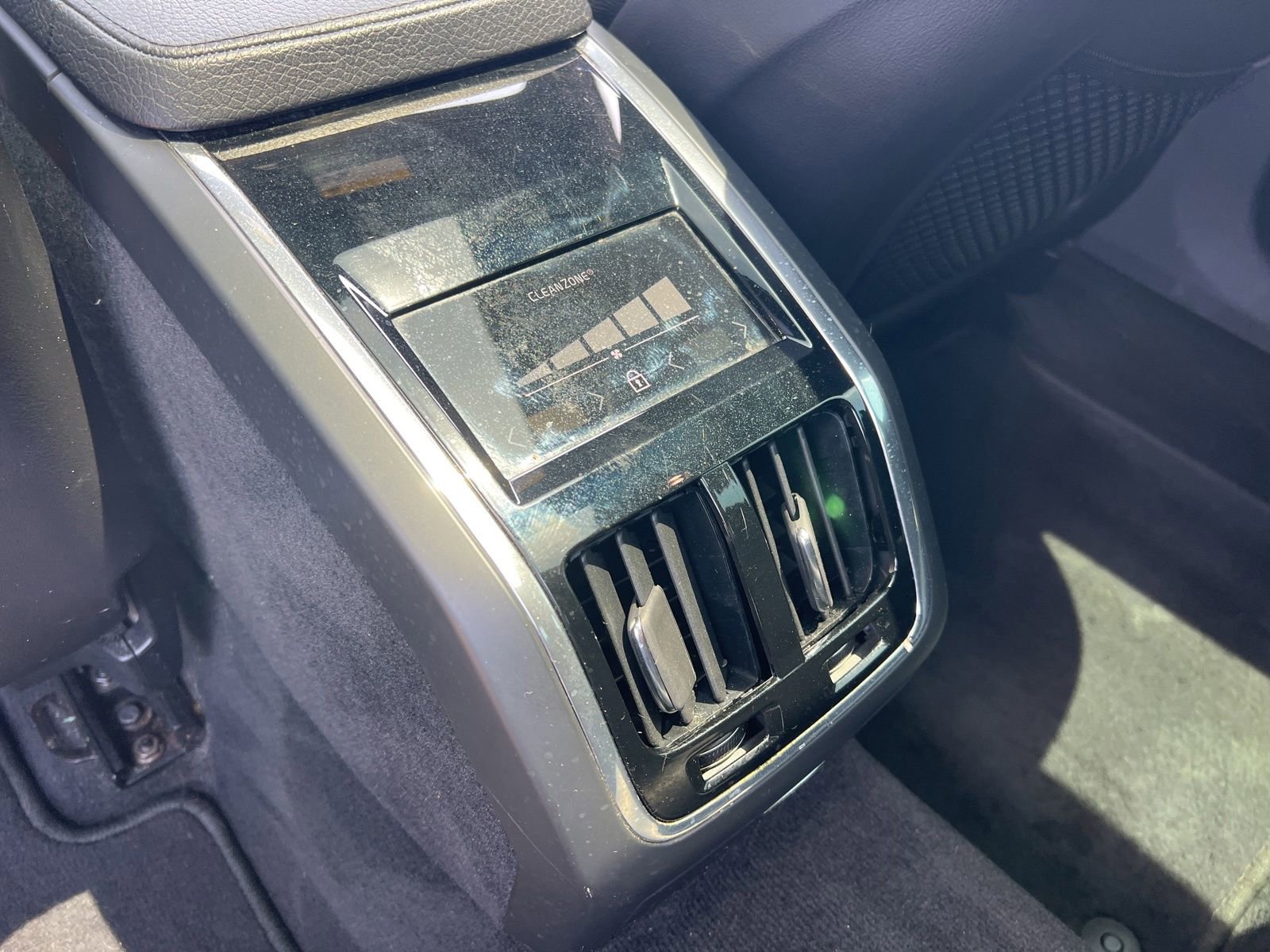 Used 2019 Volvo S90 T5 Momentum FWD image 26