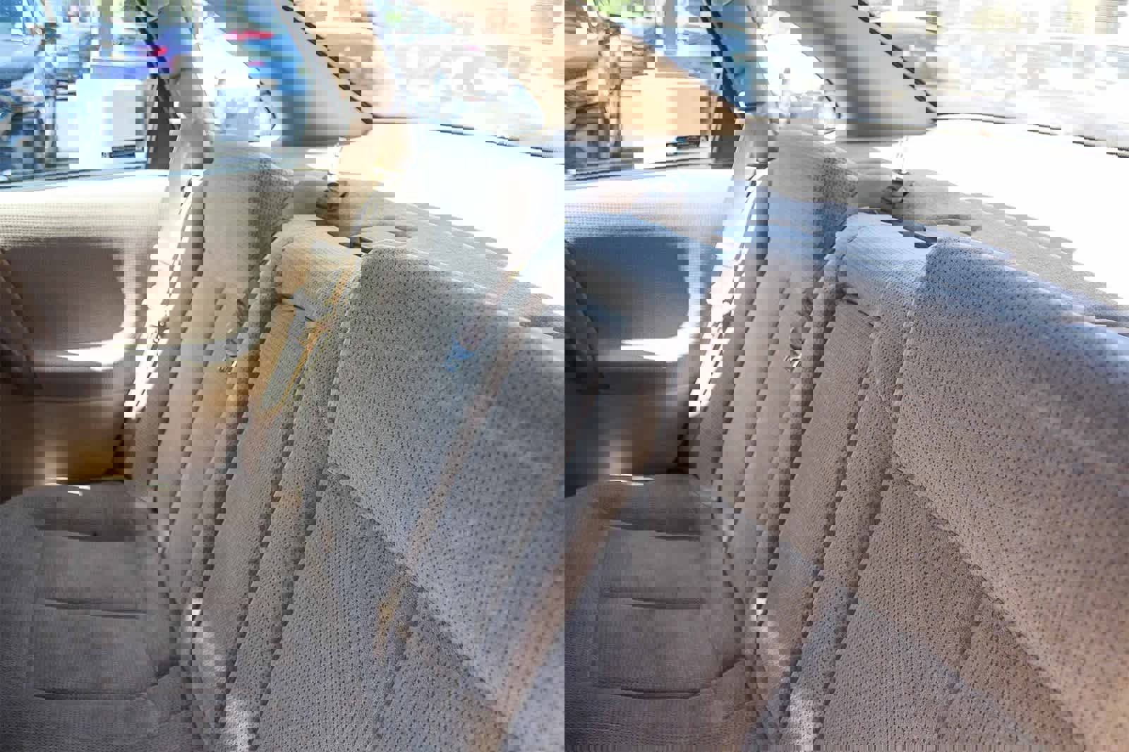 Used 2001 Saturn L-Series L200 image 23