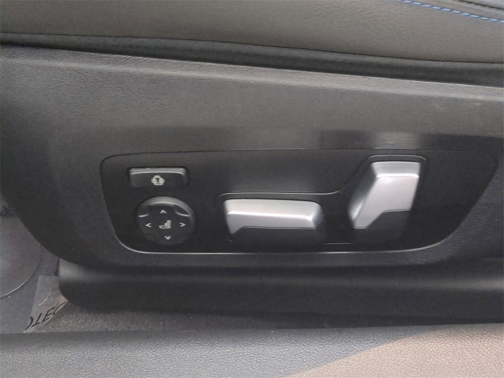 Used 2023 BMW M2 w/ Lighting Package image 20