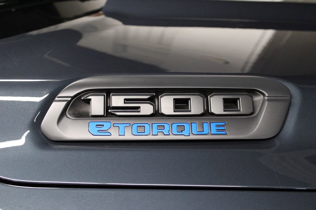 New 2026 RAM 1500 4x4 Crew Cab image 39